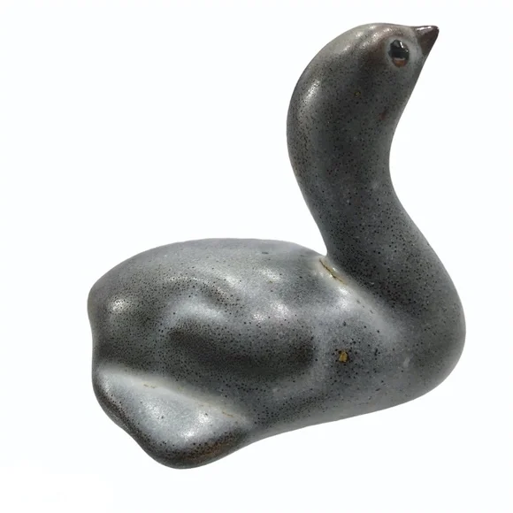 VINTAGE PIGEON FORGE POTTERY SWAN